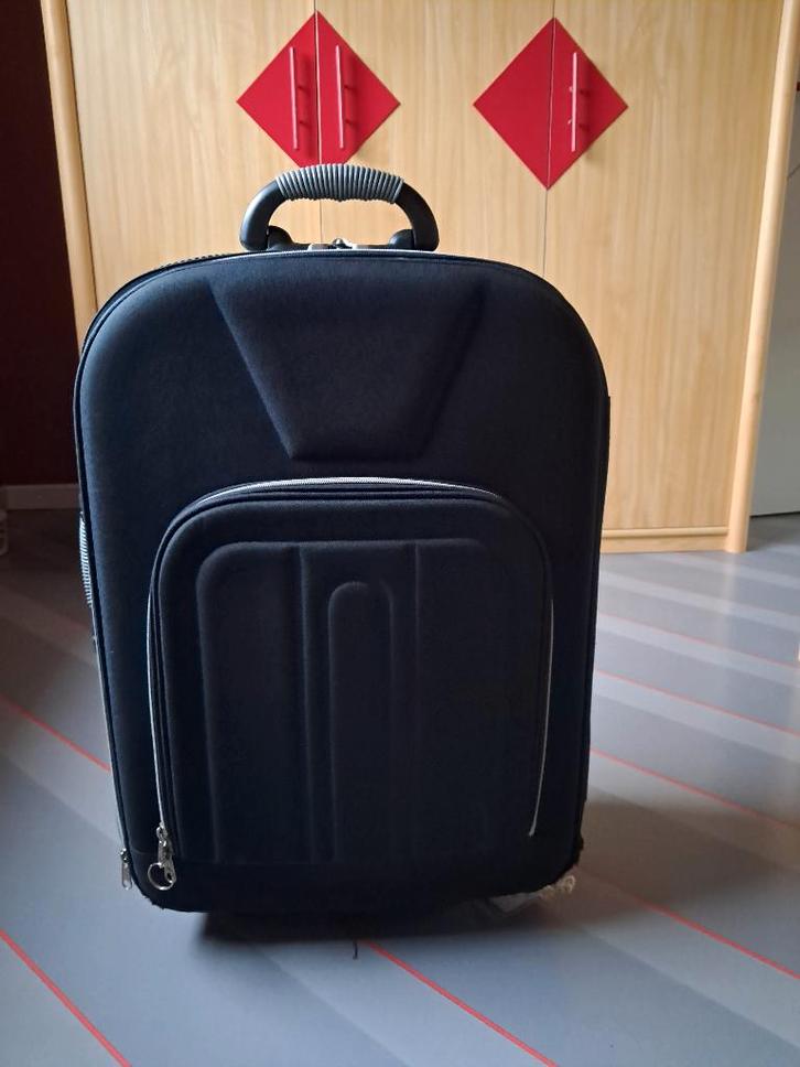 Grande valise : vetements de ski, des couvertures,..., Sports & Fitness, Ski & Ski de fond, Utilisé, Autres types, Enlèvement ou Envoi