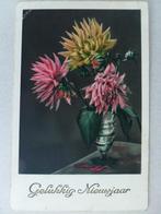 Gelukkig Nieuwjaar bloemen beschreven met zegel afgestempeld, Gelopen, Feest(dag), Ophalen of Verzenden, 1920 tot 1940