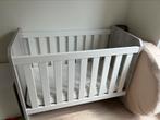 Baby-peuterbed met matras, Kinderen en Baby's, Kinderkamer | Complete kinderkamers, Ophalen, Zo goed als nieuw