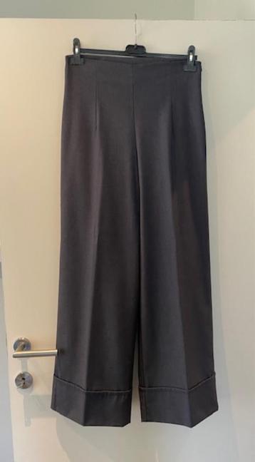 mooie stijlvolle broek Miss Italy Mt38 beschikbaar voor biedingen