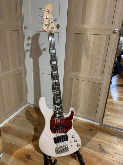 Guitare basse Cort GB75 5-String Bass White Blonde, Musique & Instruments, Instruments à corde | Guitares | Basses, Comme neuf