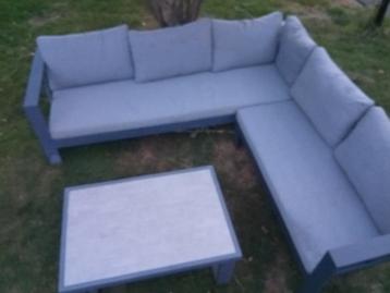 moderne loungeset in aluminium beschikbaar voor biedingen