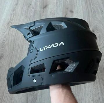 Bmx helm beschikbaar voor biedingen