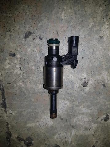 Injector Volkswagen Golf VII 1.2 TSI 16V 2015 04E906036AF beschikbaar voor biedingen