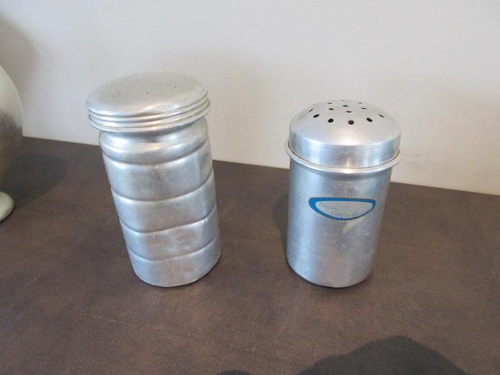 Oude zoutpot voor frituur in inox pot bloemsuiker vintage, Antiek en Kunst, Curiosa en Brocante, Ophalen