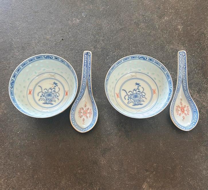 Set van 2 Chinese porseleinen soepkommen met lepels, Antiek en Kunst, Antiek | Porselein, Ophalen