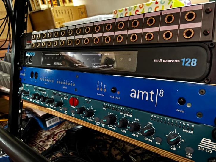 Rackunits + rack, Muziek en Instrumenten, Midi-apparatuur, Zo goed als nieuw, Ophalen of Verzenden