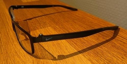 Monture de lunettes Nike 8131 001 taille 53-14-140, Handtassen en Accessoires, Zonnebrillen en Brillen | Heren, Bril, Ophalen of Verzenden