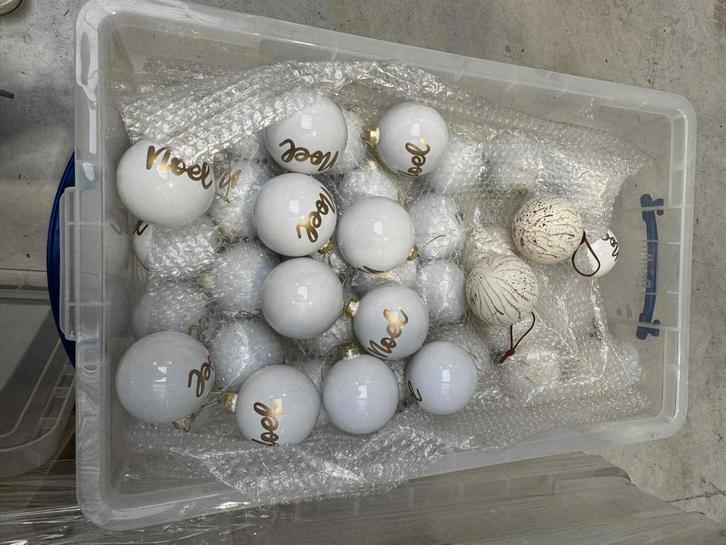 Kerstballen wit / ecru, Diversen, Kerst, Zo goed als nieuw, Ophalen