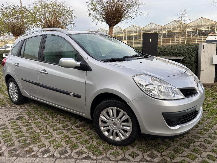 Renault Clio break 1.5dCi Airco/Cruise control 1ste eigen, Auto's, Renault, Particulier, Clio, ABS, Airbags, Boordcomputer, Centrale vergrendeling