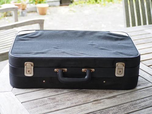 Zwarte, stoffen reiskoffer in goede staat, Handtassen en Accessoires, Koffers, Gebruikt, 50 tot 60 cm, 35 tot 45 cm, Slot, Ophalen of Verzenden