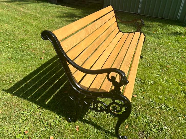 Tuinbank met gietijzeren poten, Tuin en Terras, Tuinbanken, Zo goed als nieuw, Ophalen