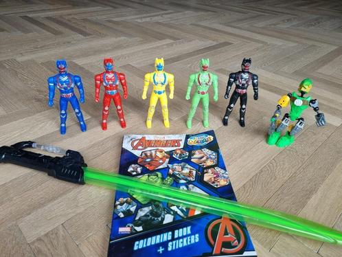 Setje superhelden + Avengers kleurboek, Kinderen en Baby's, Speelgoed | Actiefiguren, Gebruikt, Ophalen