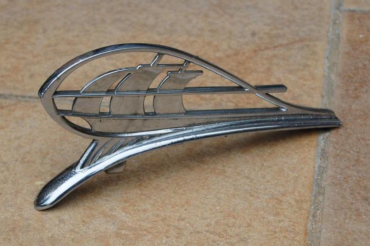 hood ornament embleem plymouth 1936 USA Oldtimer, Antiek en Kunst, Curiosa en Brocante, Ophalen of Verzenden