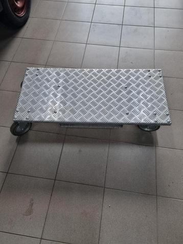 Aluminium transportkar beschikbaar voor biedingen