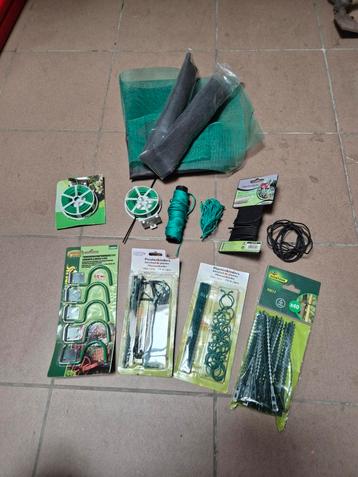  Grand Lot Jardinage – Fils, Crochets, Attaches, Filets beschikbaar voor biedingen