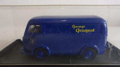 SOLIDO,GARAGE PEUGEOT.VAN D4A "SERVICE" en VITRINE ORIGINE., Hobby en Vrije tijd, Modelauto's | 1:43, Gebruikt, Auto, Solido, Ophalen of Verzenden