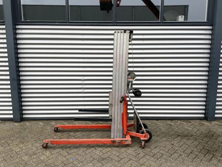 Genie SLC-24 Materiaallift kanaallift (bj 2006), Zakelijke goederen, Machines en Bouw | Liften, Steigers en Ladders