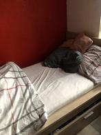 Bed (90 bij 200) met laden + kledingkast, Comme neuf, Enlèvement ou Envoi