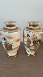 Set van 2 Japanse decoratieve vazen, handbeschilderd – 23 cm, Antiek en Kunst, Ophalen