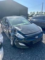 Hyundai i30 Beschadigd (schade auto), Auto's, Hyundai, Euro 5, Zwart, Zwart, Leder