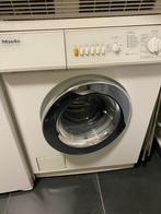 Miele Novotronic Wasmachine W833, Ophalen, 1200 tot 1600 toeren, Gebruikt, 4 tot 6 kg