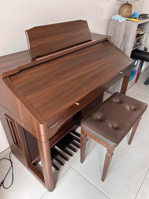 Roland AT70 met zitbank ( gereviseerd), Muziek en Instrumenten, Orgels, Zo goed als nieuw, Ophalen