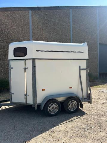 Paardentrailer beschikbaar voor biedingen