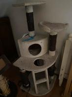 2 krabpalen en 2 mandjes kattenmand te koop., Ophalen, Zo goed als nieuw