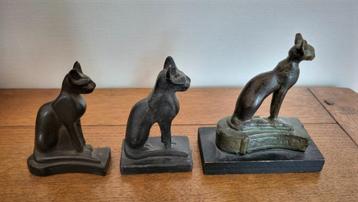 3 oude Bastet-katten beschikbaar voor biedingen