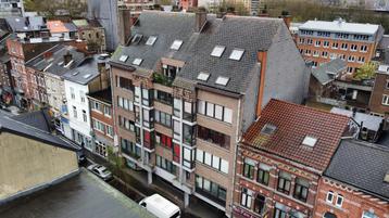 Appartement à vendre à Charleroi, 2 chambres disponible aux enchères