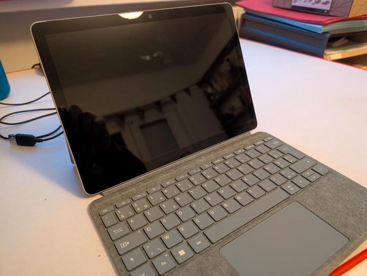 Surface GO 3 + toetsenbord + stylus + hoesje, Computers en Software, Windows Tablets, Zo goed als nieuw, Wi-Fi, 10 inch, 64 GB