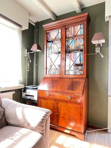 Nostalgisch secretaire met boekenkast  beschikbaar voor biedingen