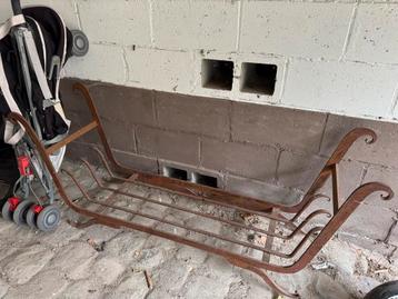 Porte- buches beschikbaar voor biedingen