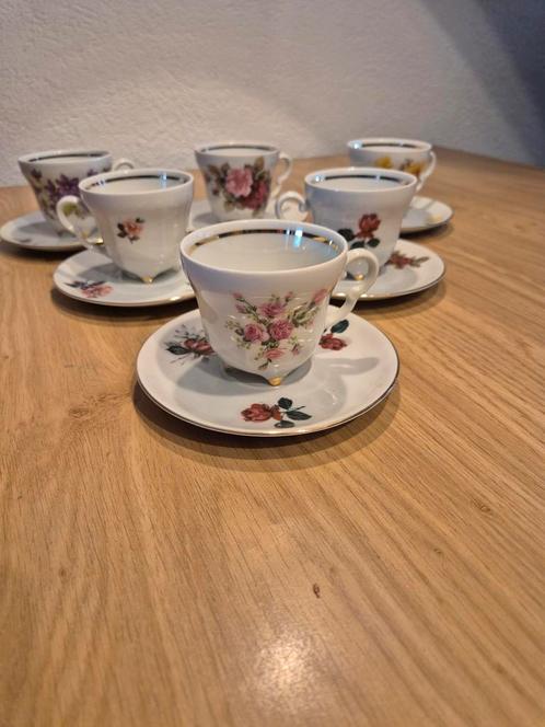 Uniek thee servies op pootjes., Antiek en Kunst, Antiek | Servies compleet, Ophalen of Verzenden