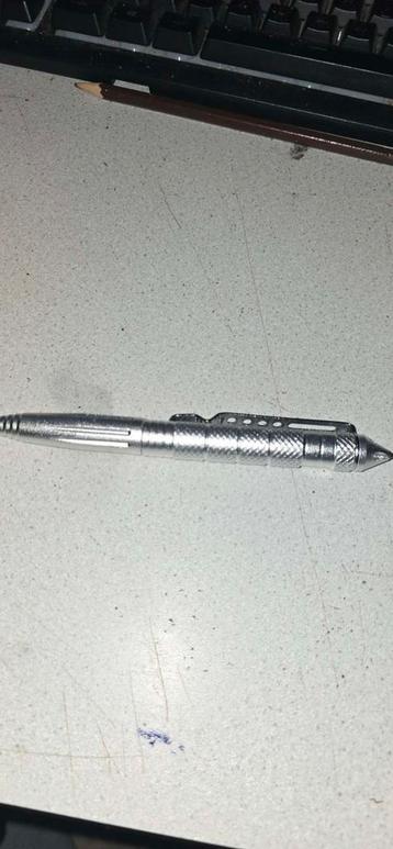 Tactical advanced pen in zilver beschikbaar voor biedingen