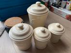 Vijf aardewerken voorraadpotten, Enlèvement, Utilisé