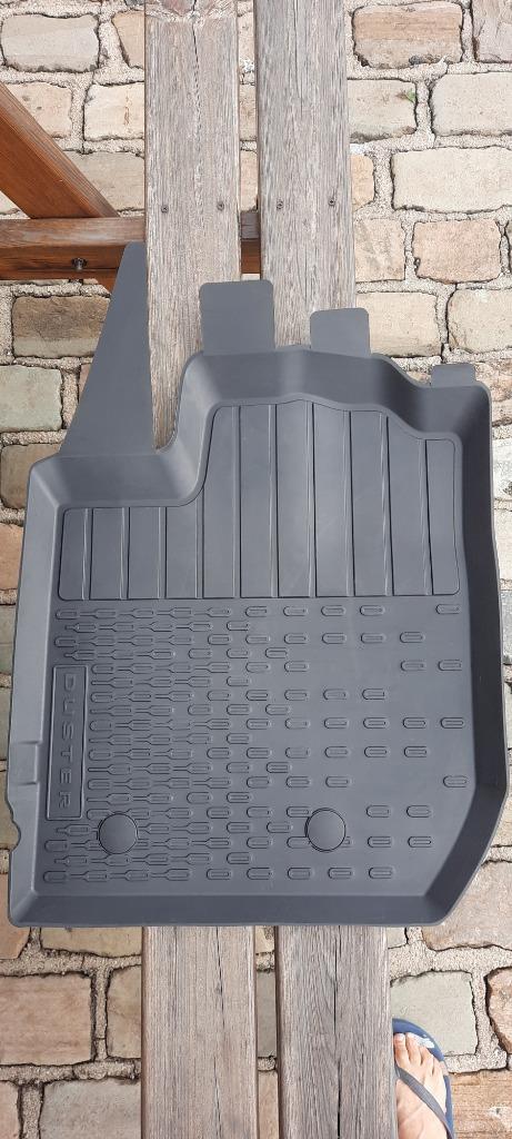 Dacia Duster 2 Tapis de sol d'origine en caoutchouc, Auto-onderdelen, Interieur en Bekleding, Dacia, Nieuw, Ophalen