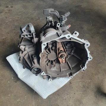 VERSNELLINGSBAK Volkswagen Up! (121) (01-2011/11-2023) beschikbaar voor biedingen
