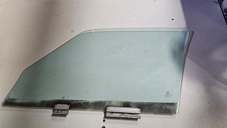 Zijruit raam groen rechtsvoor BMW E30 2 deurs  na 04/1988 51, Auto-onderdelen, Carrosserie, Deur, BMW, Gebruikt, Ophalen of Verzenden