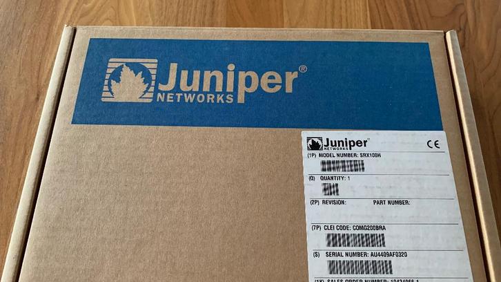 Nieuw Juniper SRX100H ongeopend toestel, Computers en Software, Netwerk switches, Nieuw, Ophalen of Verzenden