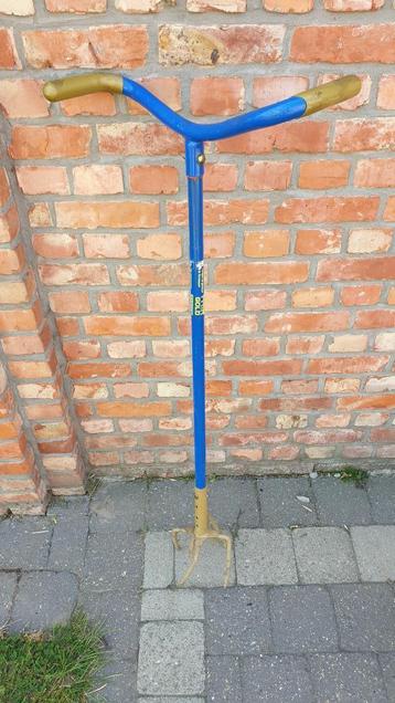 tuinklauw beschikbaar voor biedingen