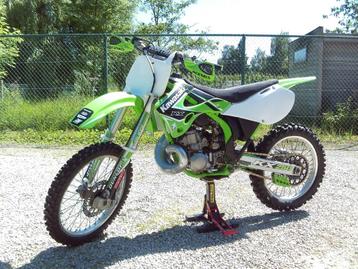 KAWASAKI KX 250 " 2 TAKT zeer snel & mooi"  Topconditie ! beschikbaar voor biedingen
