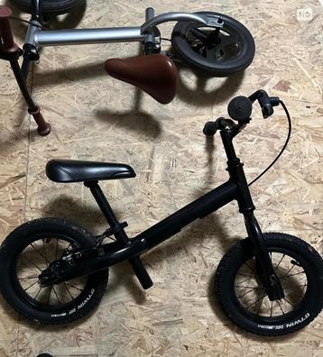 2 loopfietsen beschikbaar voor biedingen