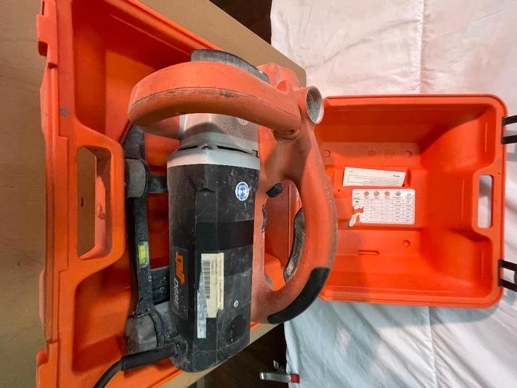 Spit sleuvenzaagmachine D88E, Doe-het-zelf en Bouw, Gereedschap | Slijpmachines, Ophalen