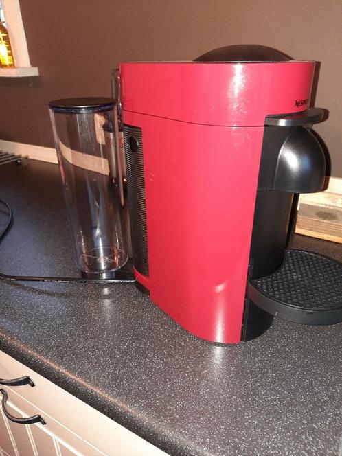 Nespresso Vertuo Plus Deluxe Flat Top Cherry Red, Elektronische apparatuur, Koffiezetapparaten, Zo goed als nieuw, Overige typen