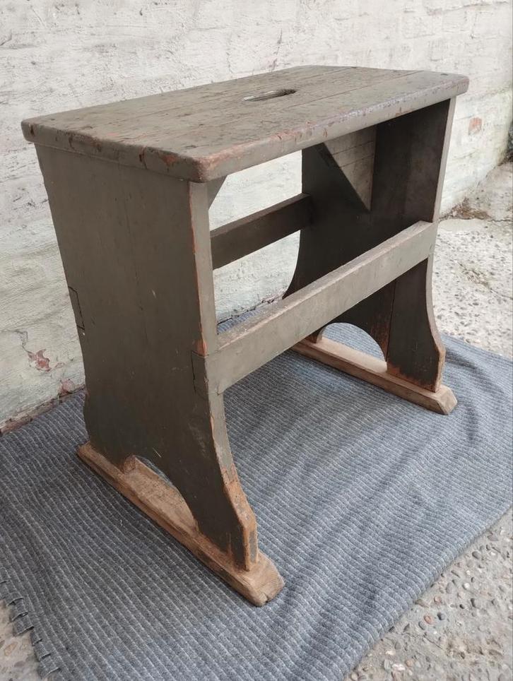 Groot bankje / oude zitkruk uit werkatelier...goede staat., Antiek en Kunst, Antiek | Meubels | Stoelen en Sofa's, Ophalen of Verzenden
