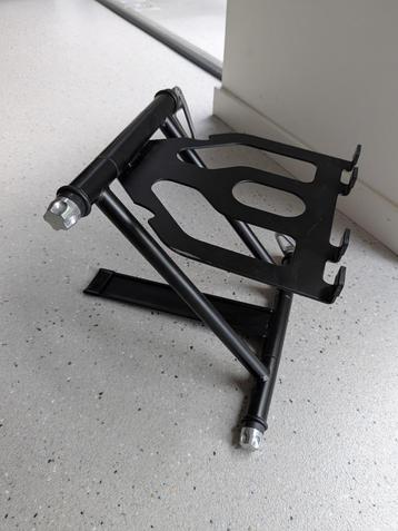 Crane DJ laptop stand beschikbaar voor biedingen