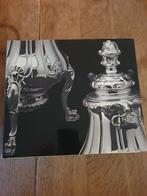 Goudsmid met de Brusselse postzegel, Ophalen of Verzenden, Gelezen, Beeldhouwkunst