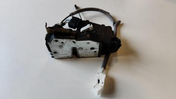 Deurslot EU linksvoor binnenzijde deur BMW E46 51217011241 7 beschikbaar voor biedingen